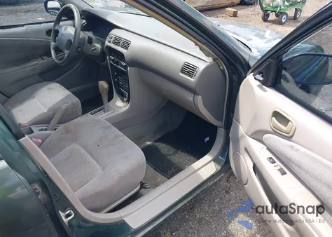 2001 Chevrolet Geo Prizm Lsi from USA, damaged, VIN 1Y1SK52811Z427120